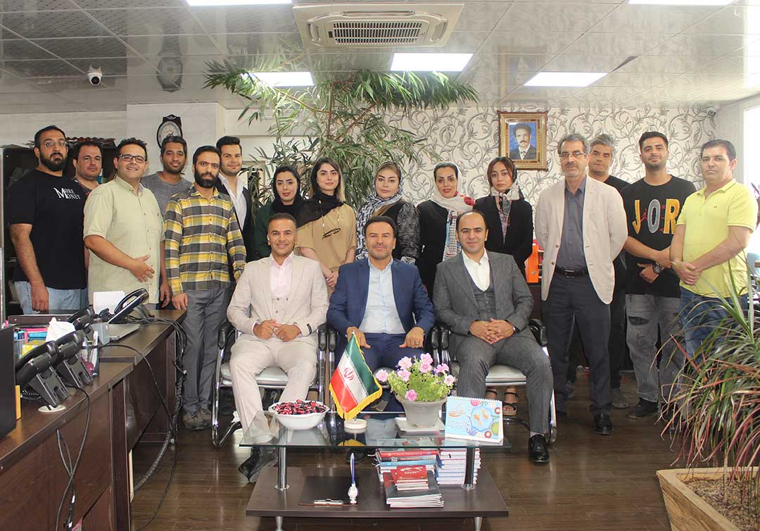 تصویر کارکنان پارس آلومینیوم باقرزاده (آلومپ کویر)